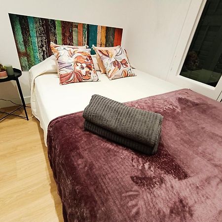 By Universitat Private Rooms Barcelona Exterior photo