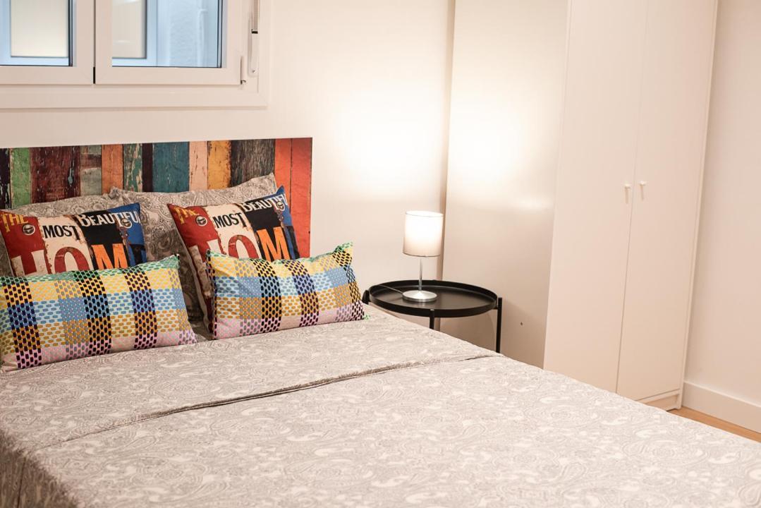 By Universitat Private Rooms Barcelona Exterior photo