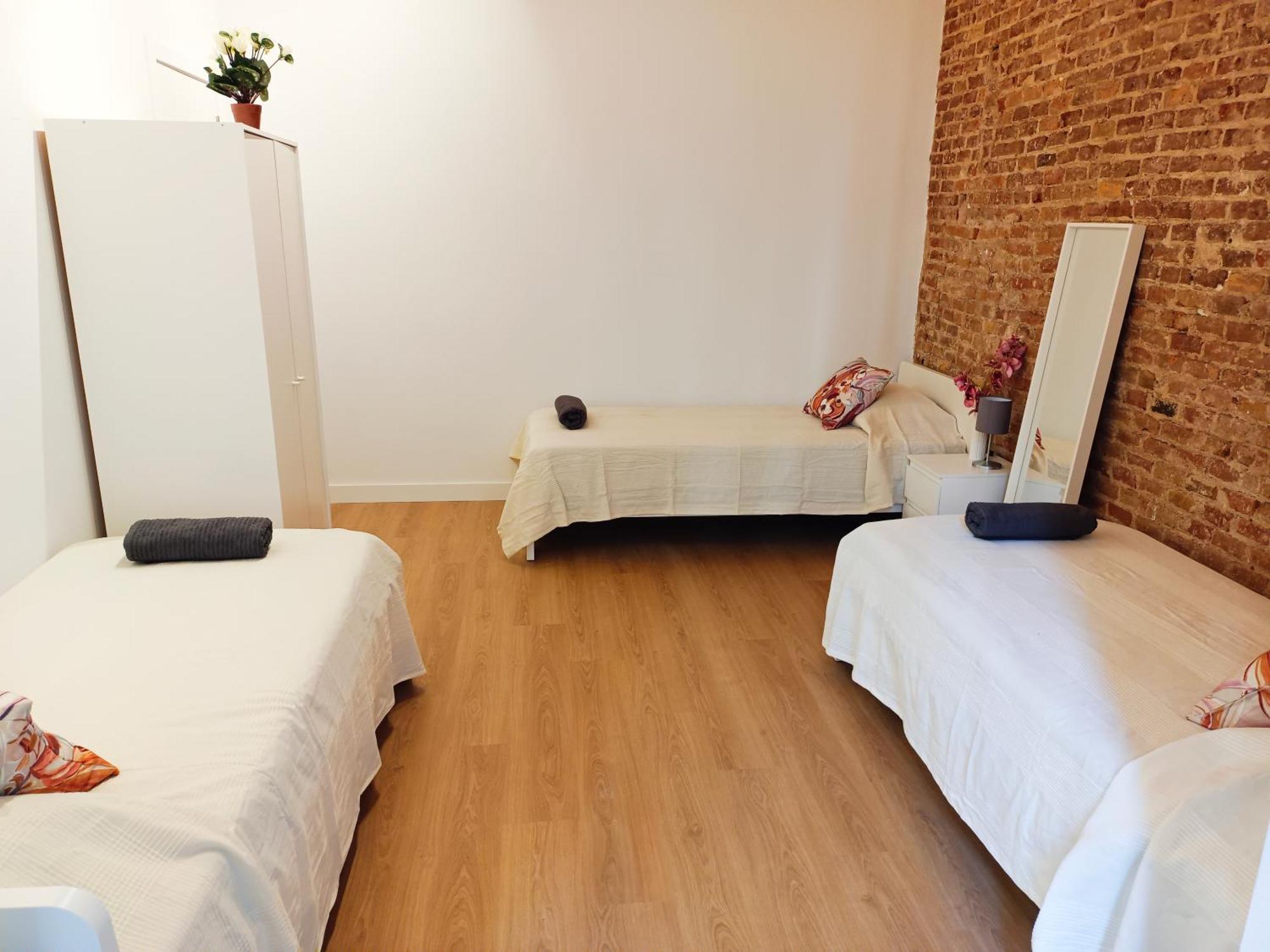 By Universitat Private Rooms Barcelona Exterior photo